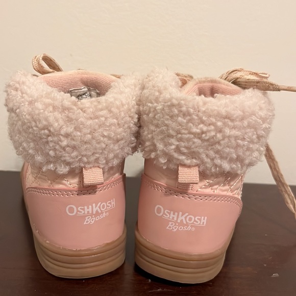 OshKosh B’gosh Quilted Sherpa Lined Boots - Picture 6 of 11